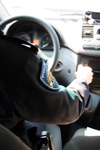Slika PU_I/u policijskom vozilu.jpg